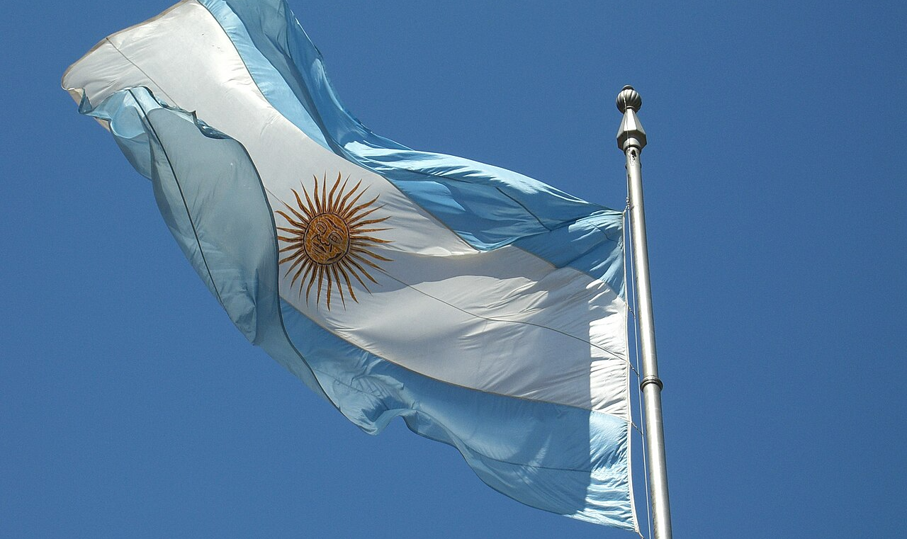 Milei x Massa: confira as últimas pesquisas eleitorais para presidente na Argentina