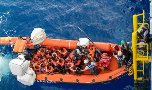 Atual crise migratória na ilha de Lampedusa repercute na imp´rensa francesa