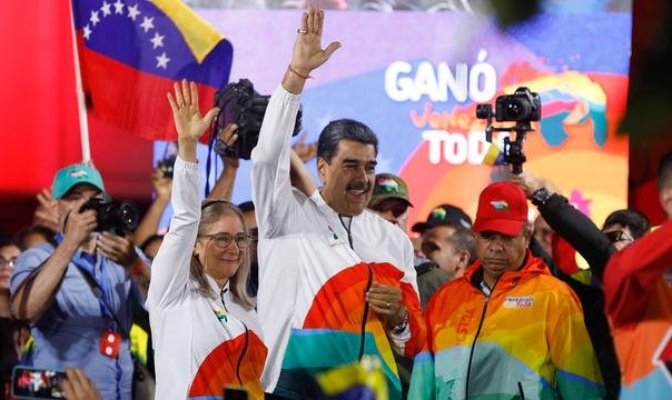 Segundo o Conselho Nacional Eleitoral (CNE) venezuelano, 10,5 milhões de eleitores participaram do referendo, dos quais 95,93% aceitaram incorporar oficialmente Essequibo ao mapa do país