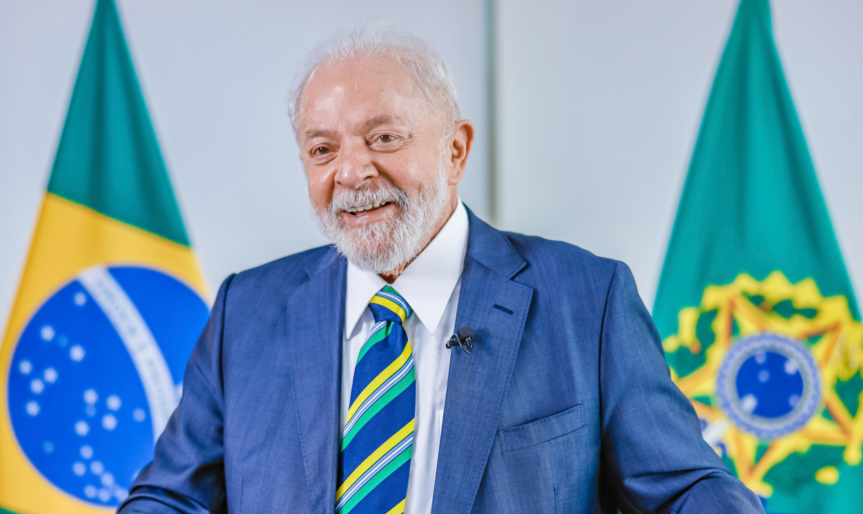 Presidente brasileiro parabenizou a vitória do ultradireitista que venceu o peronista Sergio Massa;  'boa sorte e êxito ao novo governo', disse Lula