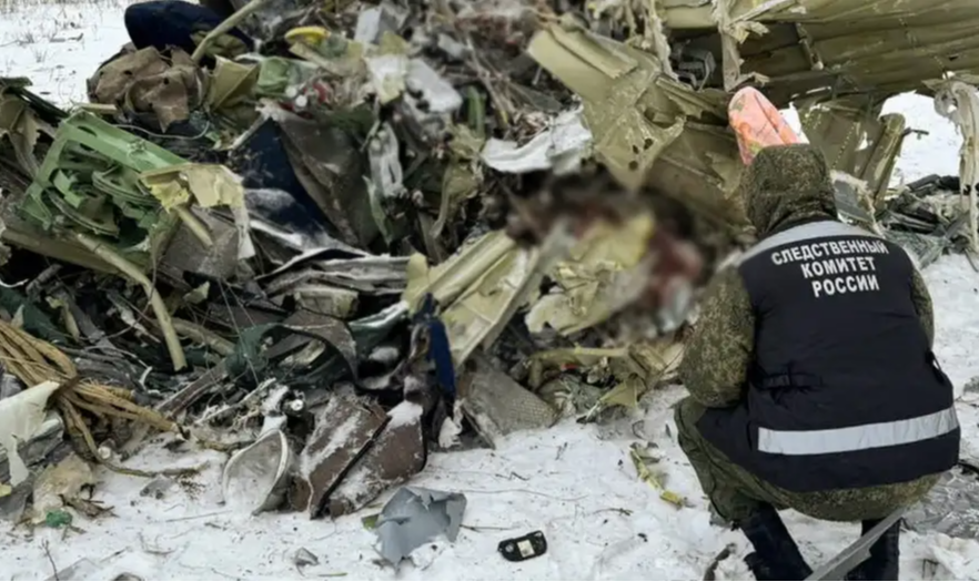 Aeronave levava 65 soldados ucranianos; Moscou acusa Kiev de alvejar voo e caixas-pretas são encontradas
