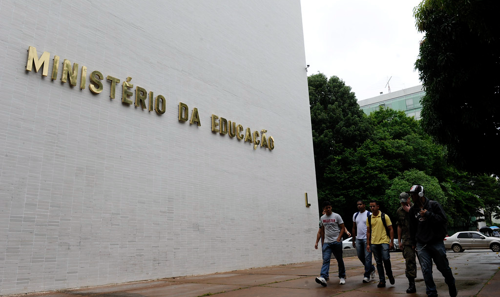 Orçamento de 2024 para universidades vem com corte de 310 milhões de reais, ampliando crise profunda na educação brasileira