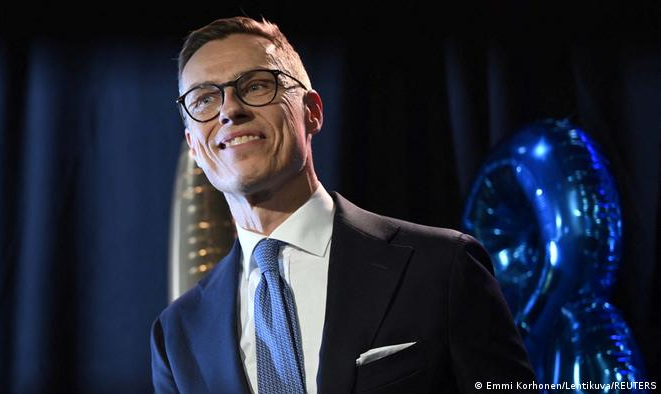 Político de centro-direita e pró-UE Alexander Stubb vence 1ª eleição após adesão finlandesa à Otan