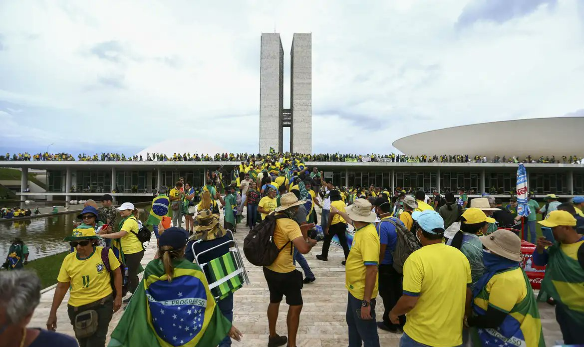 Meios da América Latina, EUA, Europa e Ásia condenaram ataque às instituições promovido por seguidores do ex-presidente Jair Bolsonaro e elogiaram ‘resiliência da democracia brasileira’