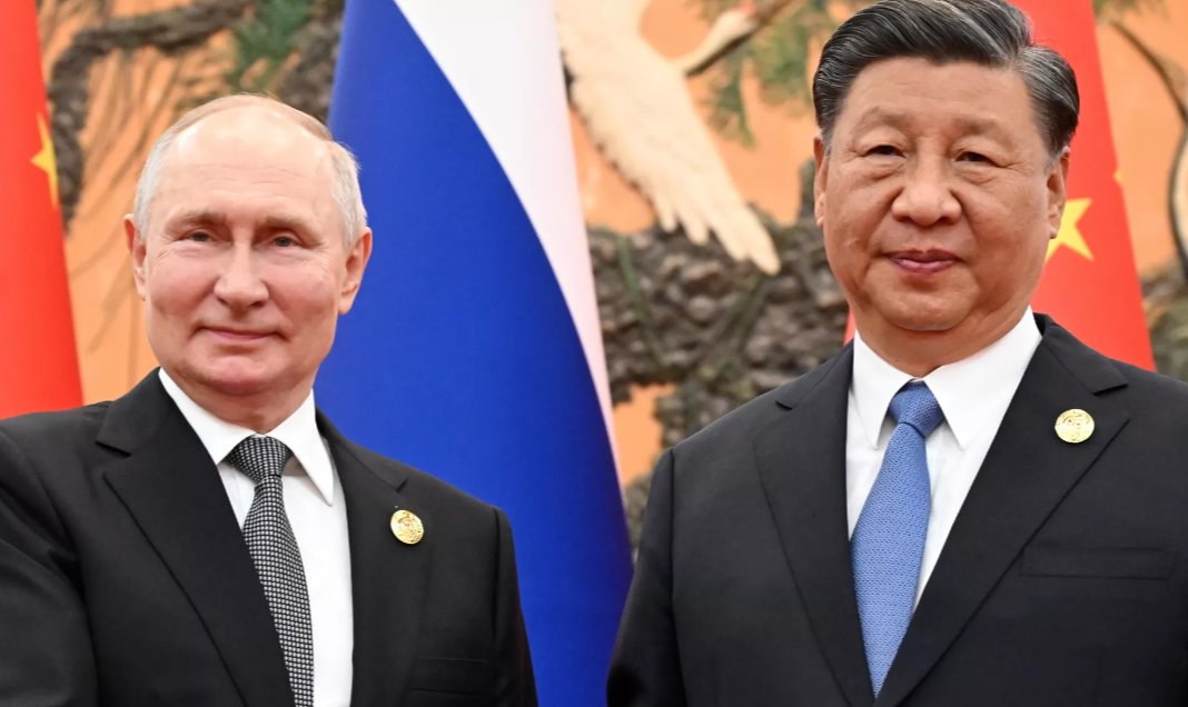 Presidentes Vladimir Putin e Xi Jinping conversaram sobre a cooperação entre os países e a defesa de uma globalização econômica inclusiva