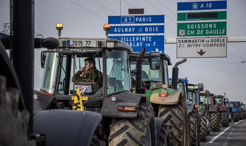 Trabalhadores do setor agrícola protestam contra produtos importados e rigorosas normas ambientais europeias, que eles acusam de encarecer a produção