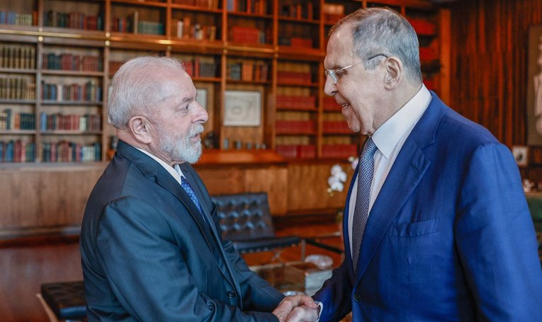Presidente brasileiro recebeu Sergei Lavrov em Brasília após o encontro dos ministros do G20;  também foram abordados temas da agenda bilateral e questões globais
