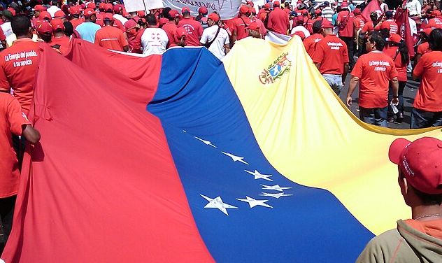 Chancelaria venezuelana chamou decisão dos EUA de 'tentativa de chantagem e intromissão em questões internas' e que busca impor o 'golpismo' no país