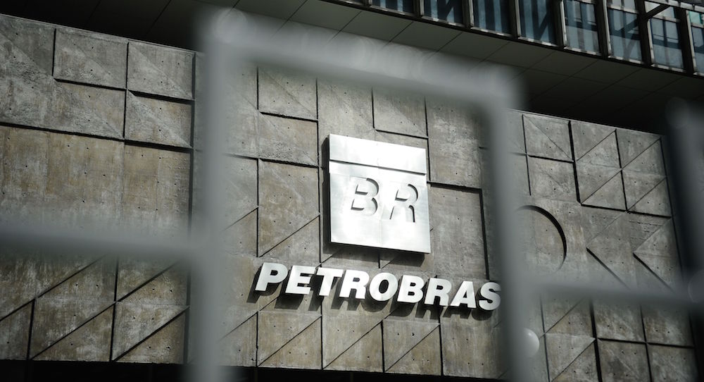 Petrobras acertou e ações vão se valorizar, afirma Luiz Gonzaga Belluzzo