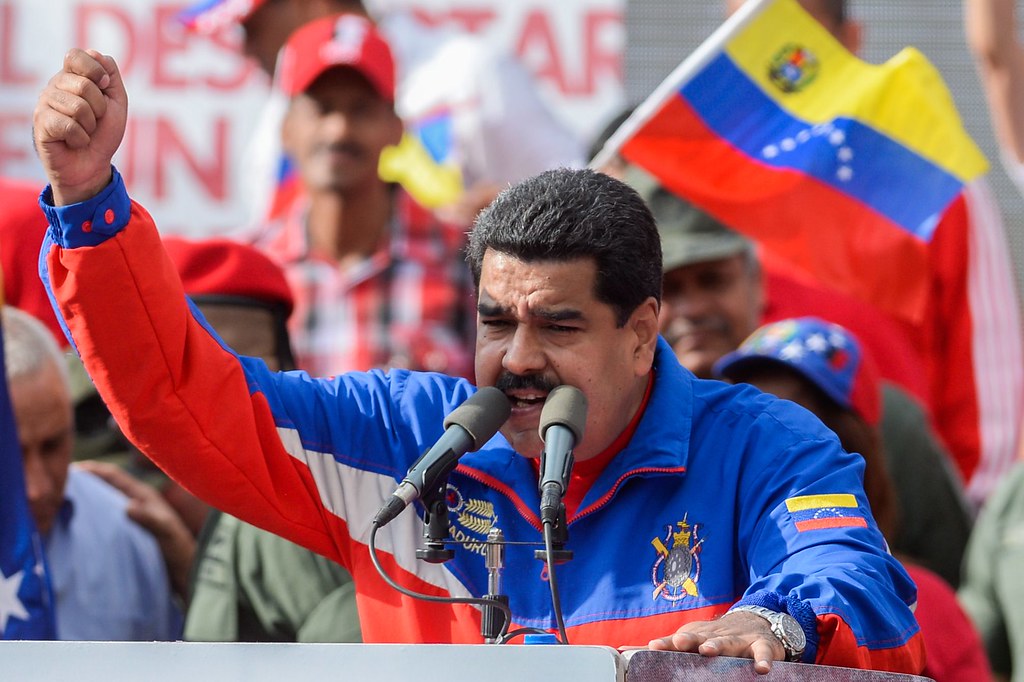 Maduro se inscreve para buscar reeleição na Venezuela; oposição alega problemas