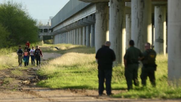 Justiça dos EUA suspende lei anti-imigração do Texas