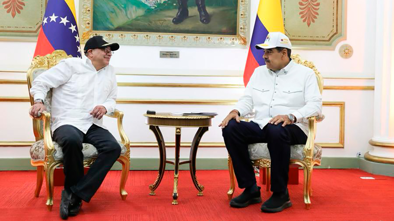 Petro se reúne com Maduro e diz que pode ajudar na construção de ‘paz política’ na Venezuela