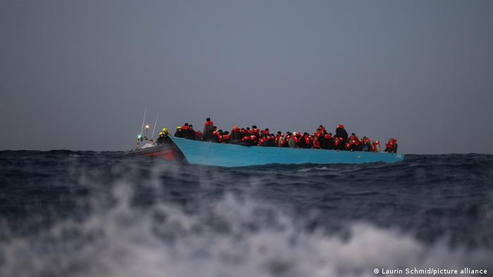 UE endurece política de asilo e quer deportar mais