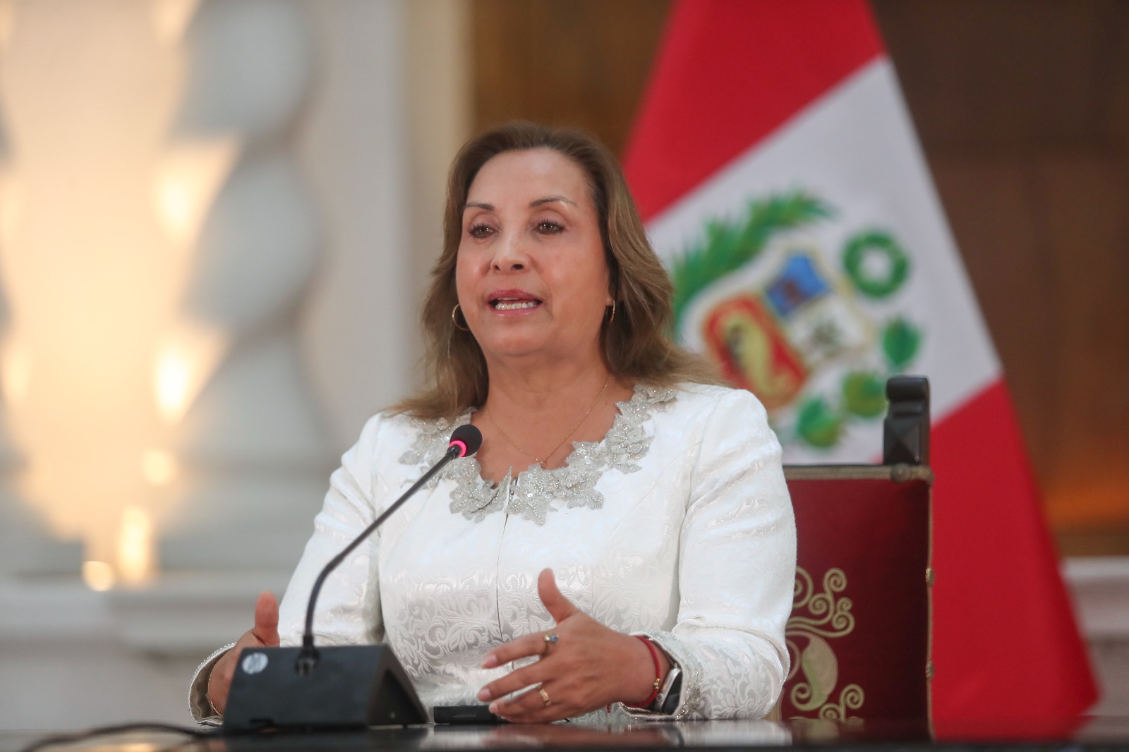 Presidente do Peru alega que sua coleção de Rolex é ‘emprestada’; oposição aponta ‘cinismo’