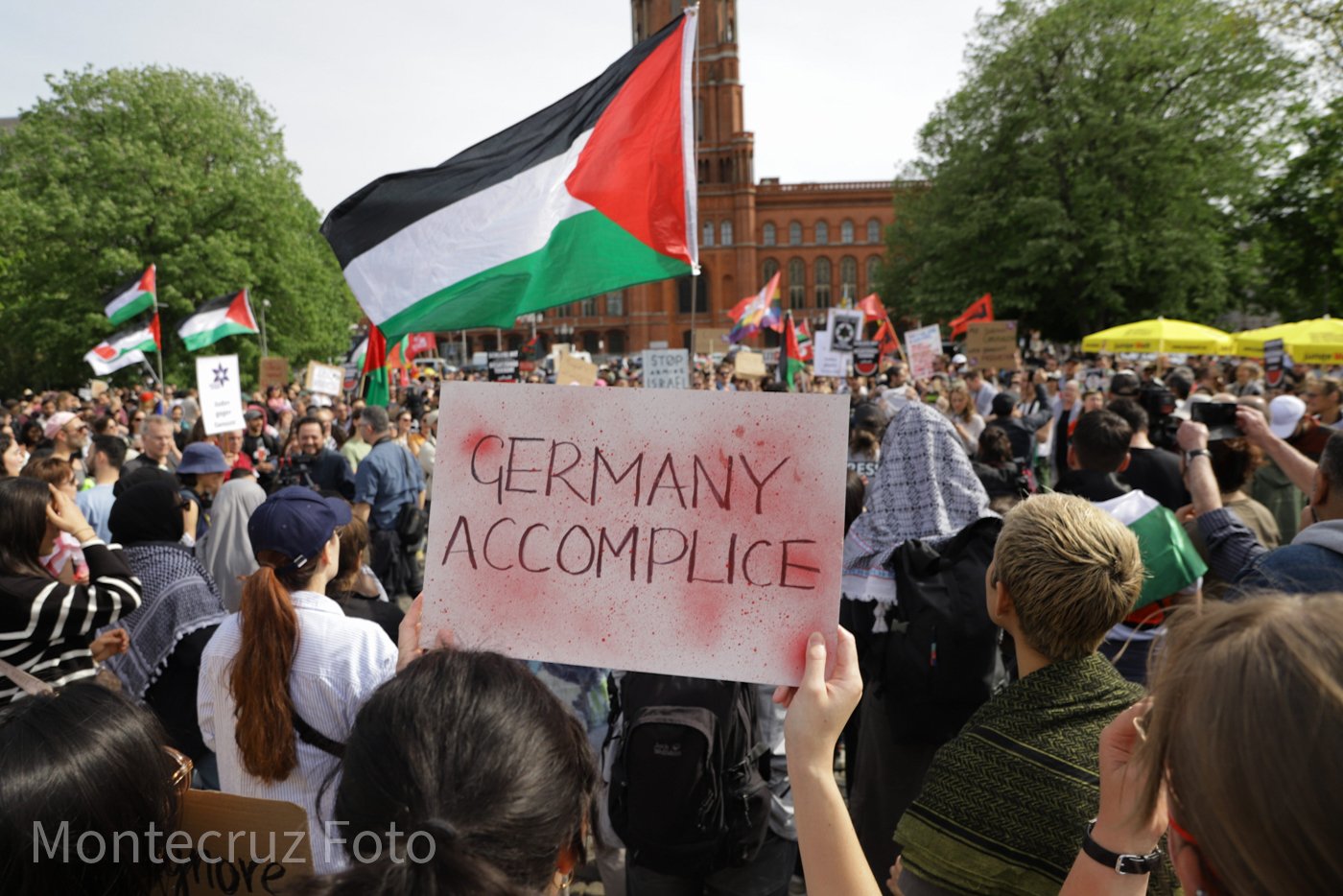 Manifestantes protestam contra cancelamento de evento pró-Palestina em Berlim