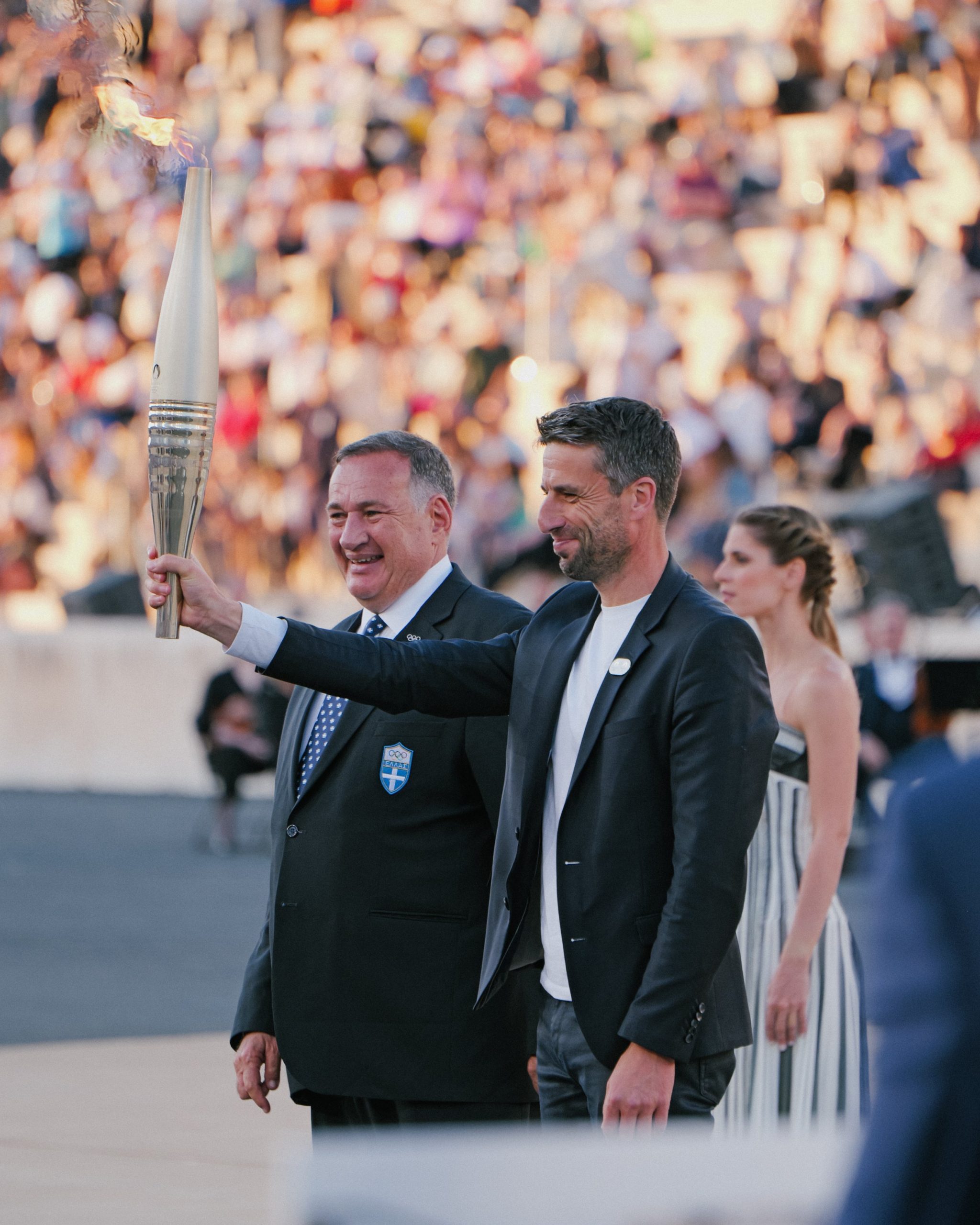 Chama olímpica é entregue em Atenas aos organizadores dos Jogos Paris 2024