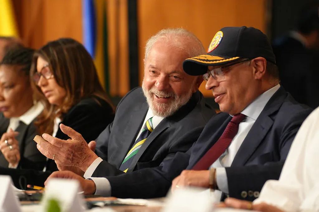 Em reunião com Lula, Gustavo Petro pede entrada da Colômbia no BRICS