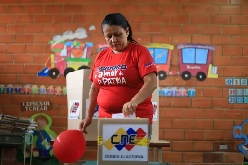 Consulta popular envolve 49 mil comunas na Venezuela e escolhe projetos prioritários para territórios