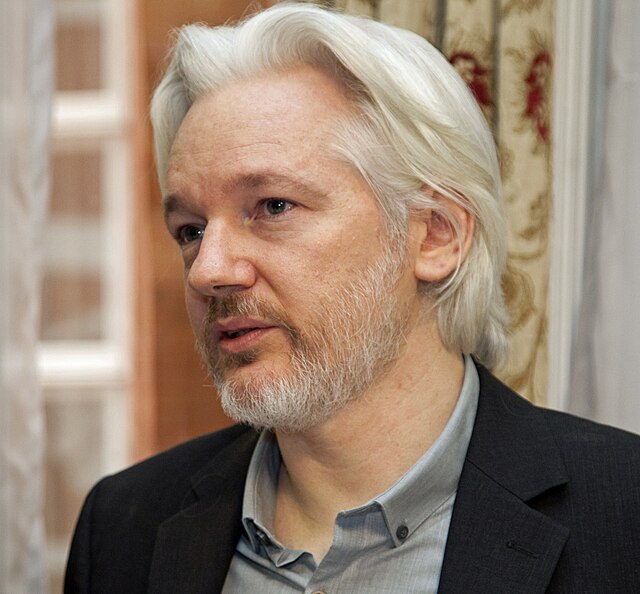 Esposa de Assange critica EUA por apresentarem garantias ‘vazias’ na tentativa de manter extradição