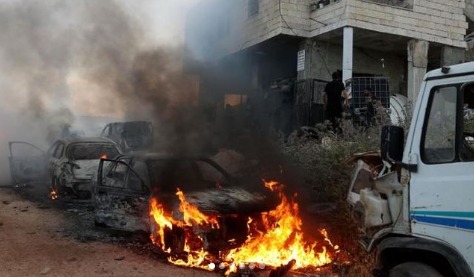 Exército de Israel assiste colonos israelenses incendiarem carro de palestino em Ramallah