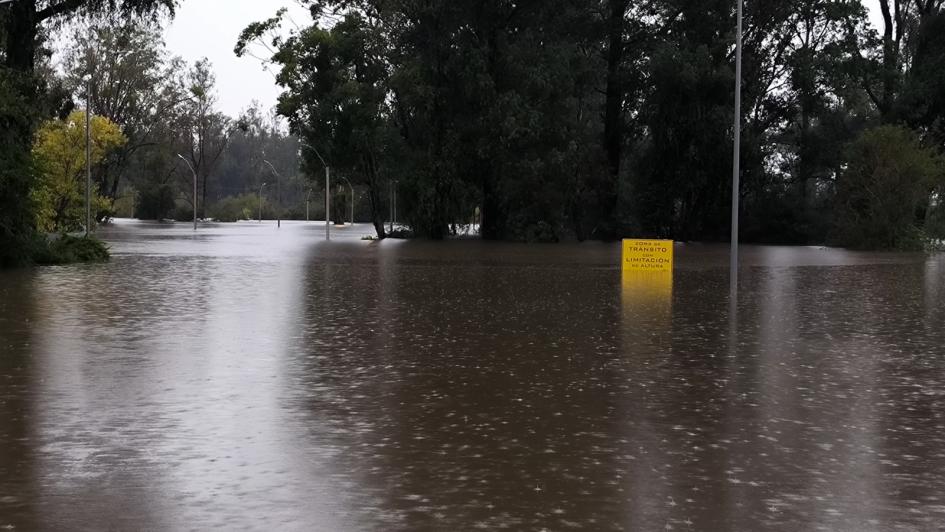 Após Rio Grande do Sul, enchentes atingem Uruguai e deixam 700 deslocados