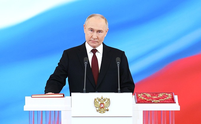 Putin toma posse para 5º mandato na Rússia e promete vitória contra Ucrânia