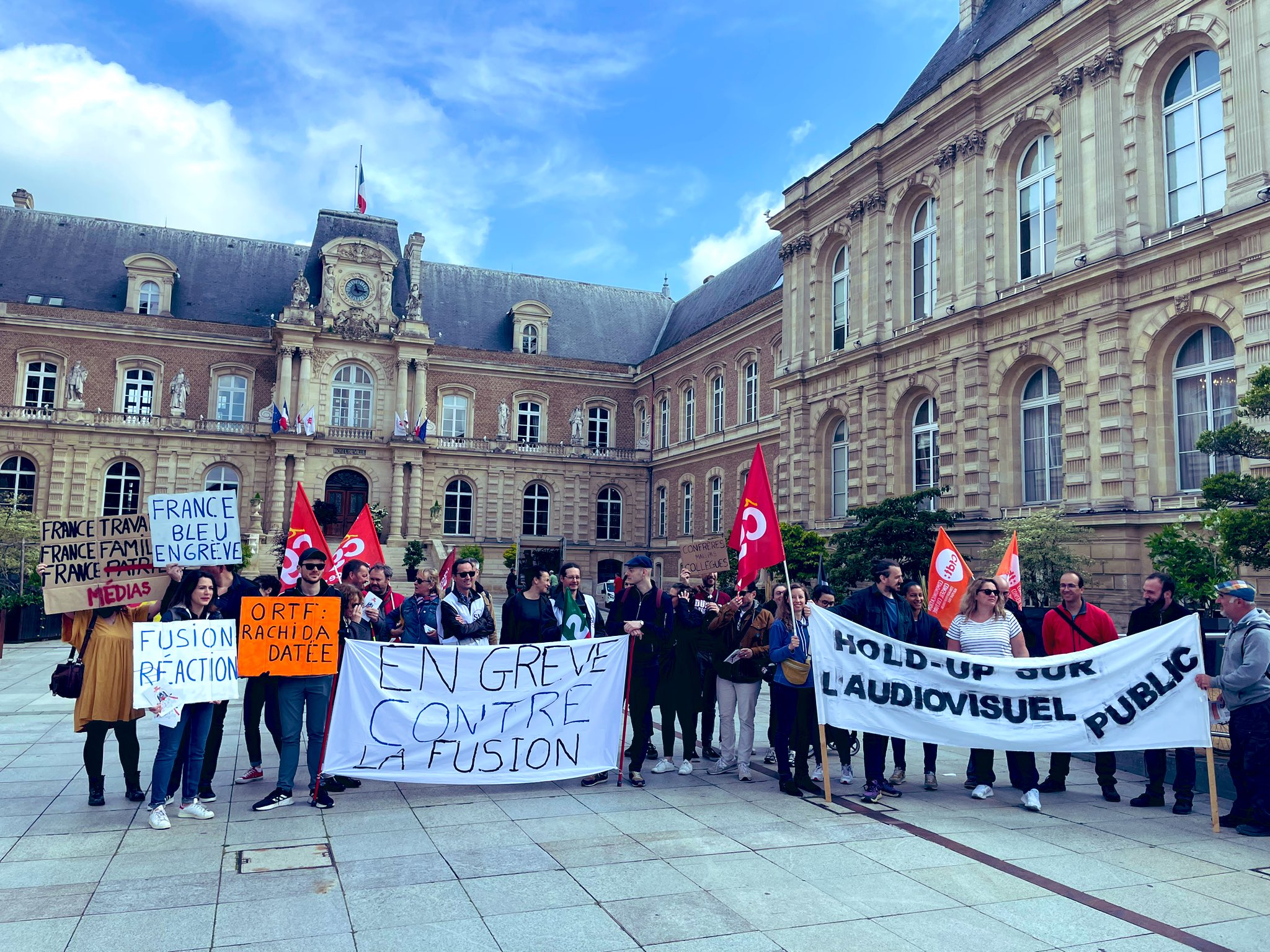 Emissoras públicas francesas fazem greve contra projeto de fusão do governo Macron