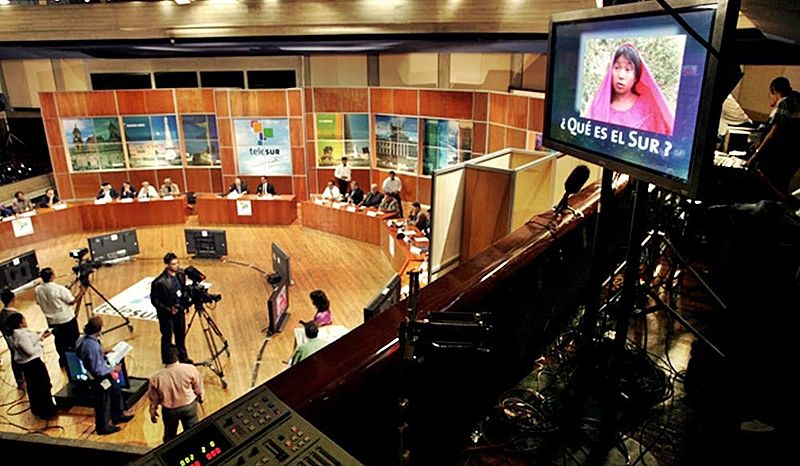 Milei cancela sinal da Telesur na Argentina: ‘grave atentado ao direito à informação’, diz emissora