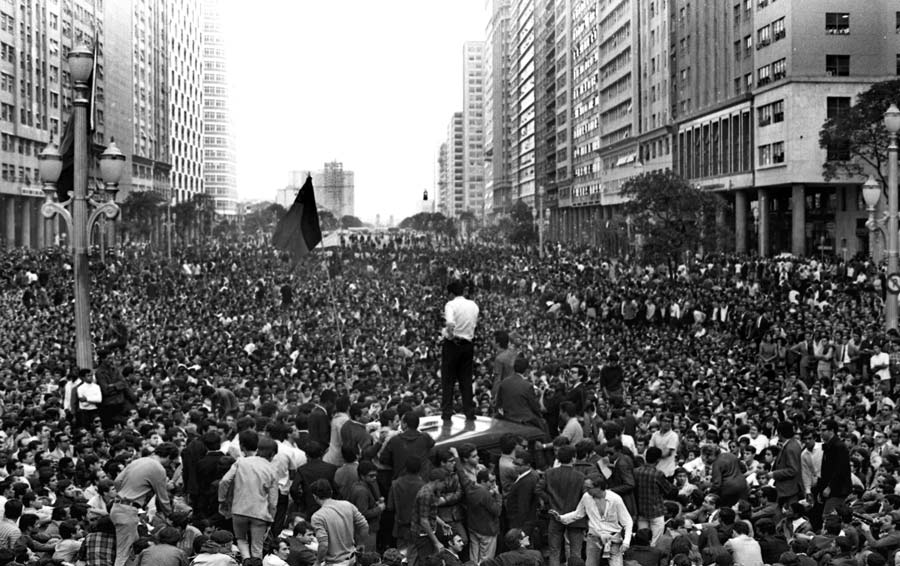 Abaixo a ditadura, povo no poder: 56 anos da Passeata dos Cem Mil