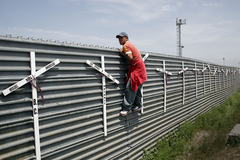 ONGs criticam Biden ao fechar fronteira para imigrantes em busca de asilo