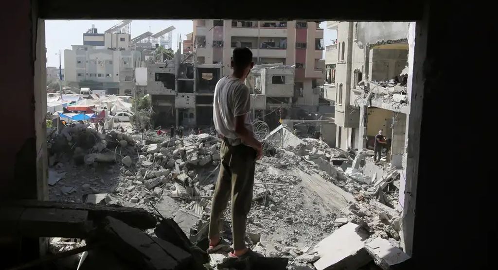 Palestinos buscam por familiares desaparecidos na Faixa de Gaza