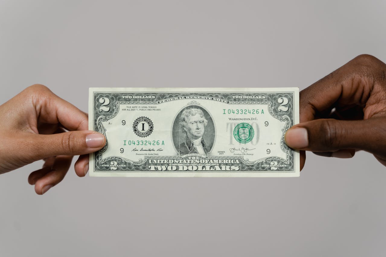 O que está acontecendo com o dólar?