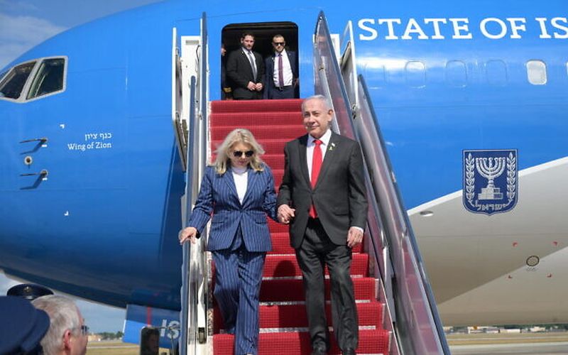 Netanyahu chega a Washington em busca de mais apoio dos EUA ao massacre em Gaza