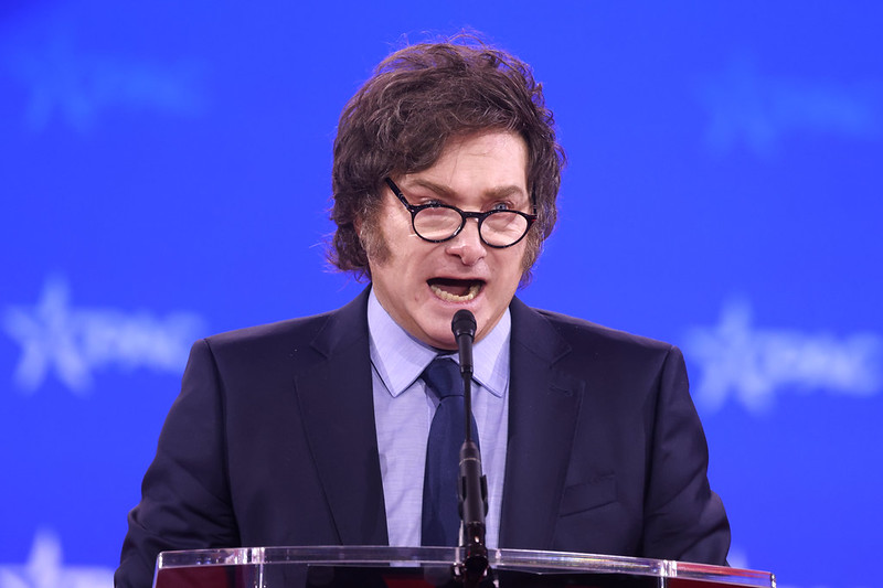 População argentina protesta contra políticas do governo de Javier Milei