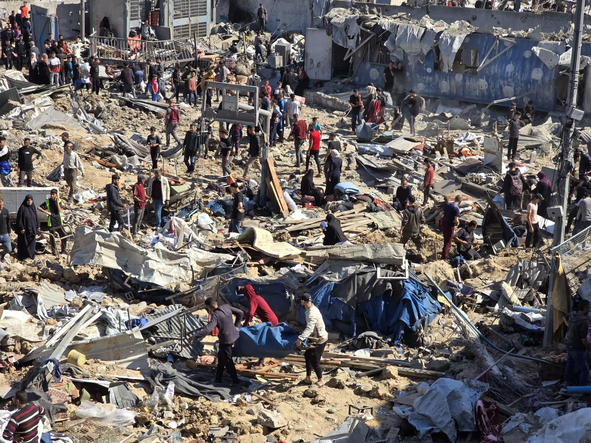 Além de bairros residenciais palestinos, centros de ajuda humanitária viram alvos de ataques israelenses