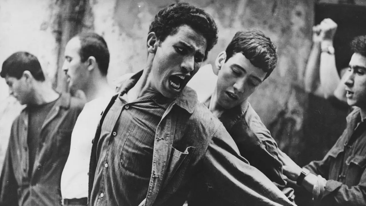 Cena do filme 'A Batalha de Argel' (1966). <br> (Foto: Reprodução)