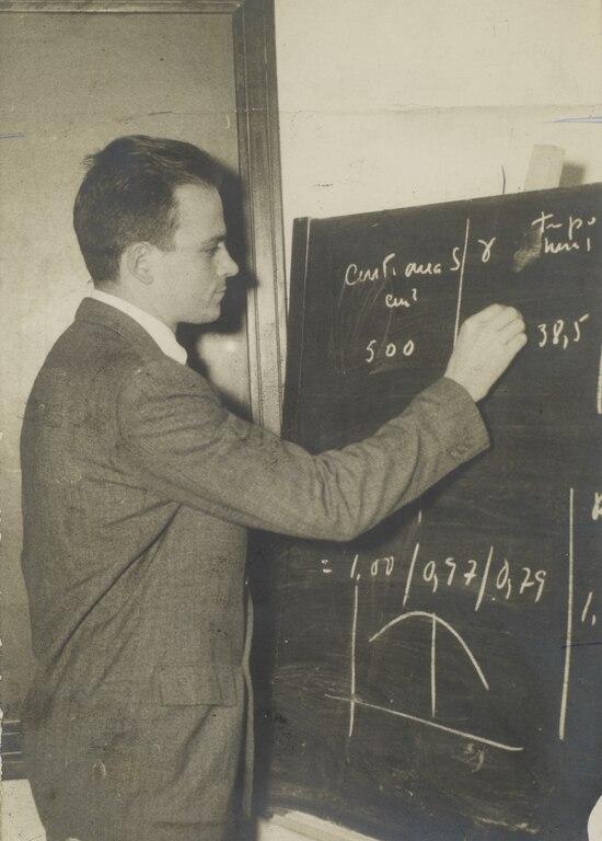 101 anos César Lattes, pioneiro da física de partículas