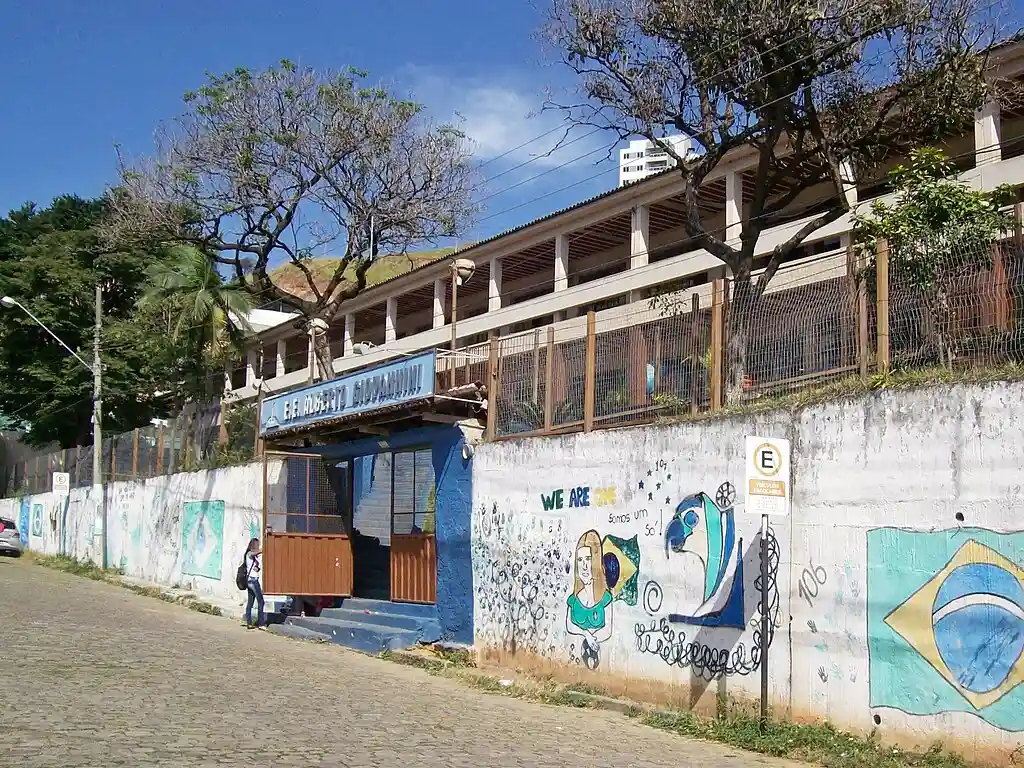 Militarização das escolas é propaganda enganosa