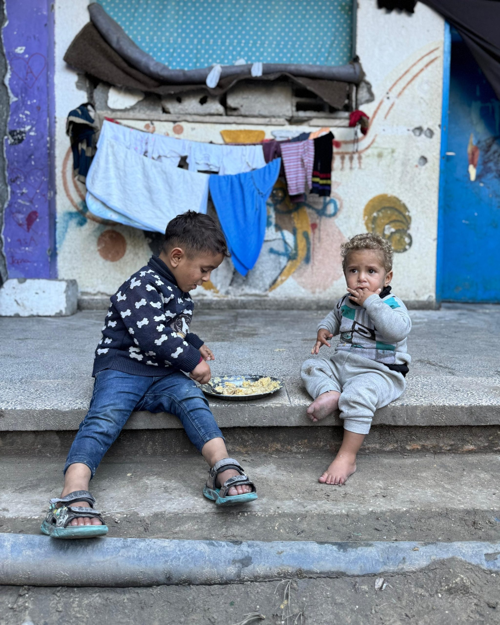 ONU denuncia 800 mortes de palestinos em centros de ajuda após ataques israelenses