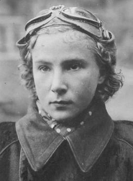 Lydia Litvyak (c. 1941-1943). Autor desconhecido. Via Wikimedia