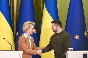 União Europeia aprova um dos pacotes de sanções mais severos contra a Rússia até o momento