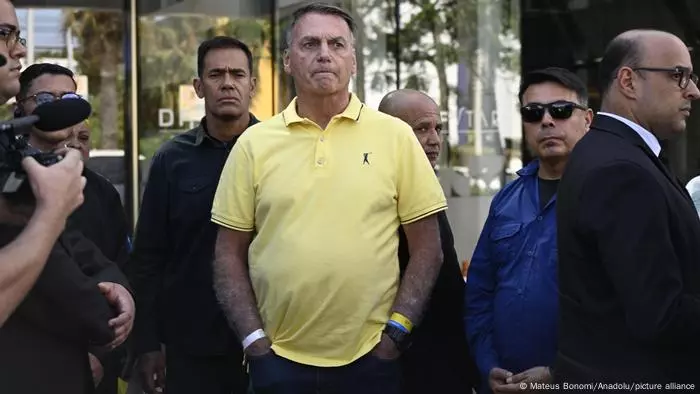 Julgamento envolve o ex-presidente e outras sete pessoas, entre ex-ministros e militares, por tentativa de abolição do Estado Democrático de Direito