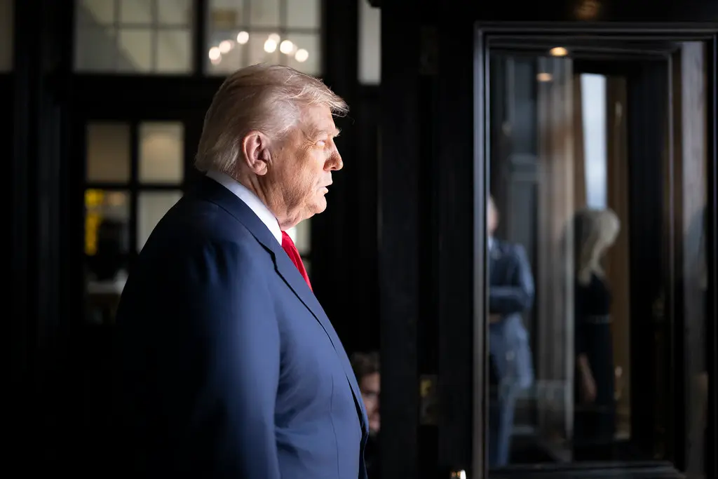 Conseguirá Trump se manter em guerra contra o mundo?
