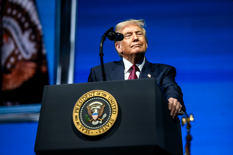 Suprema Corte dá aval para que Trump proíba identidade de gênero em passaportes