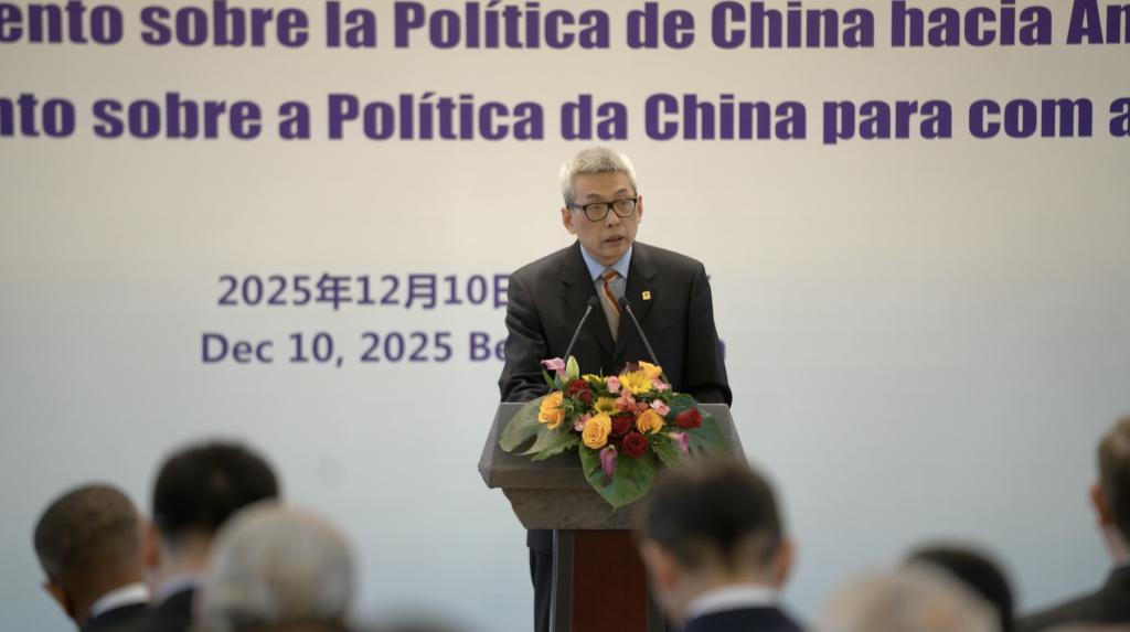 China aposta em defesa da paz e investimento regional para fortalecer relação com América Latina e Caribe