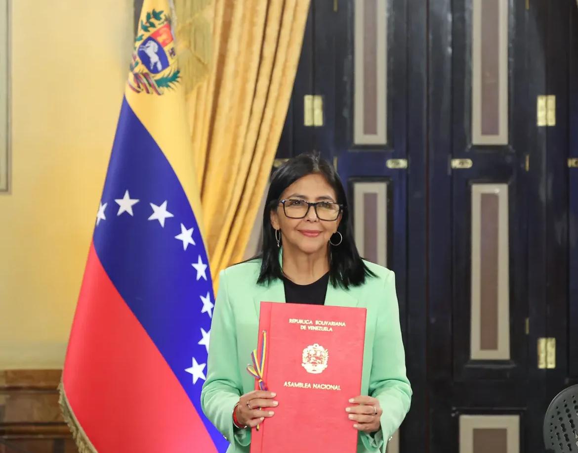 Maduro expressa ‘apoio incondicional’ ao governo interino de Delcy Rodríguez