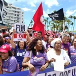 Mulheres realizam atos contra feminicídio e escala 6×1 em todo país