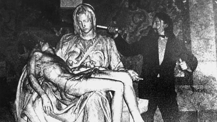 Vandalismo no Vaticano: o ataque de Laszlo Toth à ‘Pietà’ de Michelangelo