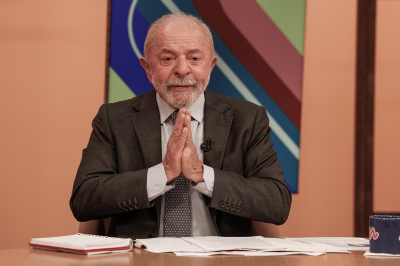 Lula abre vantagem sobre Flávio Bolsonaro após escândalo do ‘Dark Horse’, aponta Datafolha