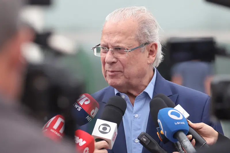 Pré-candidato a deputado federal, José Dirceu é diagnosticado com linfoma
